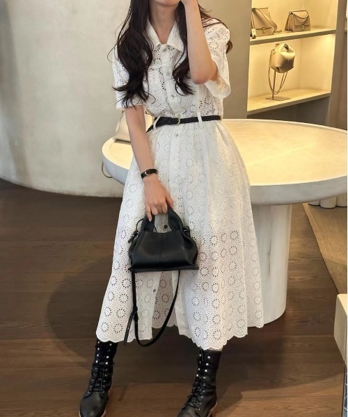 FLINEA(フリネア)の「レギュラーカラー刺繍パンチングレースシャツワンピース(シャツワンピース・レディース・ホワイト・FREE)」の2枚目の写真