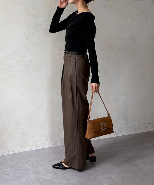 Thevon(ゼボン)の「ウォッシャブルFレザータックパンツ(その他パンツ・レディース・グレイッシュベージュ/ブラック/ブラウン・S/M)」の18枚目の写真