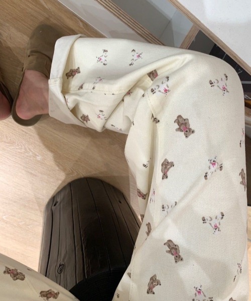 Vipoa(ヴィポア)の「Bear pattern pants(その他パンツ・レディース・アイボリー・LARGE/MEDIUM)」の4枚目の写真