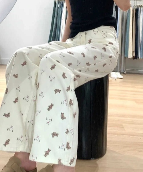 Vipoa(ヴィポア)の「Bear pattern pants(その他パンツ・レディース・アイボリー・LARGE/MEDIUM)」の5枚目の写真