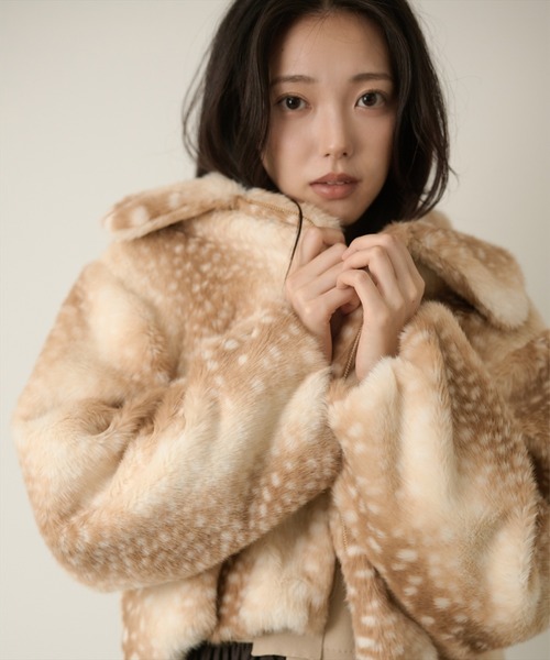 AND COUTURE(アンドクチュール)の「ボリュームファーブルゾン(ブルゾン・レディース・ベージュ/アイボリー/モカ・FREE)」の1枚目の写真