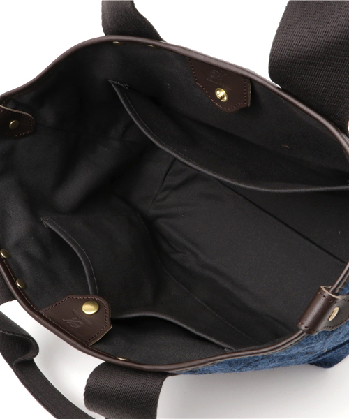 HARRIS TWEED（ハリスツイード）の「【Harris Tweed】ハリスツイード トートバッグS（トートバッグ・レディース・ブルー系その他/ライトグレー/レッド・ONE SIZE）」の9枚目の写真