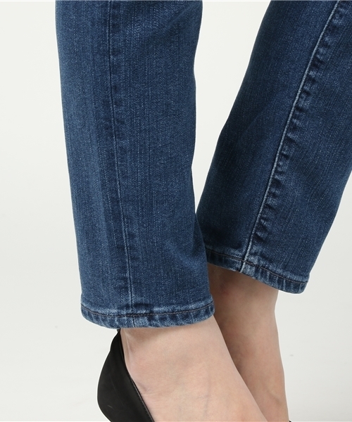 fireservice(ファイヤーサービス)の「【Fire Service / ファイヤーサービス】 ルーズフィットスキニーデニム MID USED(デニムパンツ・レディース・インディゴブルー・24/25/23/26)」の8枚目の写真