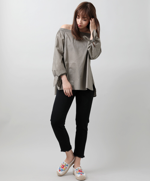 Denime（ドゥニーム）の「袖リボンオフショルブラウス（シャツ/ブラウス・レディース・ブルー系その他4/イエロー系その他5/カーキ/ホワイト・FREE）」の15枚目の写真