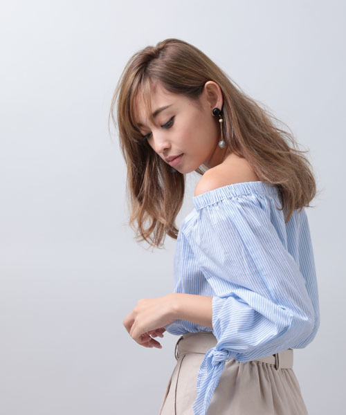 Denime（ドゥニーム）の「袖リボンオフショルブラウス（シャツ/ブラウス・レディース・ブルー系その他4/イエロー系その他5/カーキ/ホワイト・FREE）」の5枚目の写真