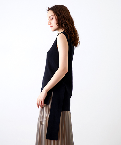 UNITED TOKYO(ユナイテッドトウキョウ)の「バックリボンノースリーブニット(ニット/セーター・レディース・ブラック/ブルー/オフホワイト/ピンク・1)」の18枚目の写真