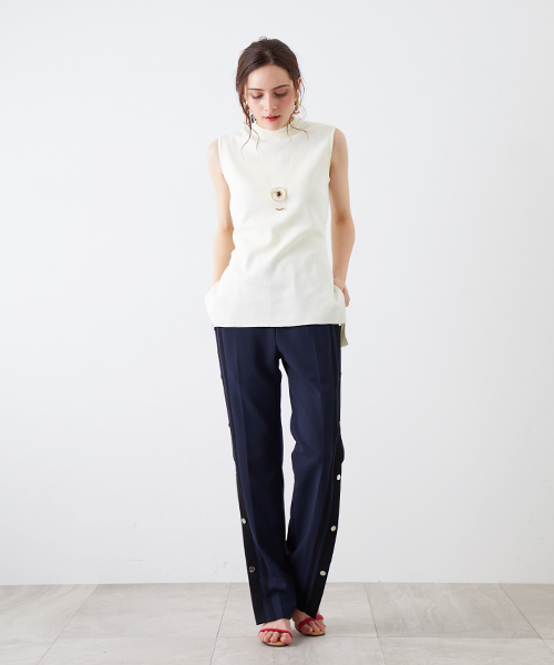 UNITED TOKYO(ユナイテッドトウキョウ)の「バックリボンノースリーブニット(ニット/セーター・レディース・ブラック/ブルー/オフホワイト/ピンク・1)」の20枚目の写真