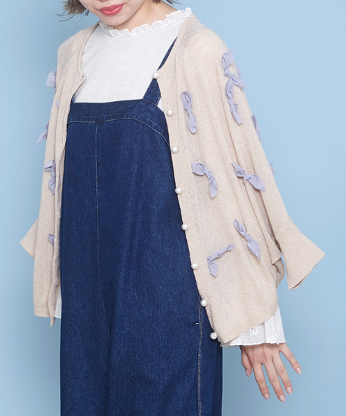 POU DOU DOU(プードゥドゥ)の「シフォンリボン付きドルマンカーディガン(カーディガン/ボレロ・レディース・レッド/ブルー/ベージュ・3)」の2枚目の写真