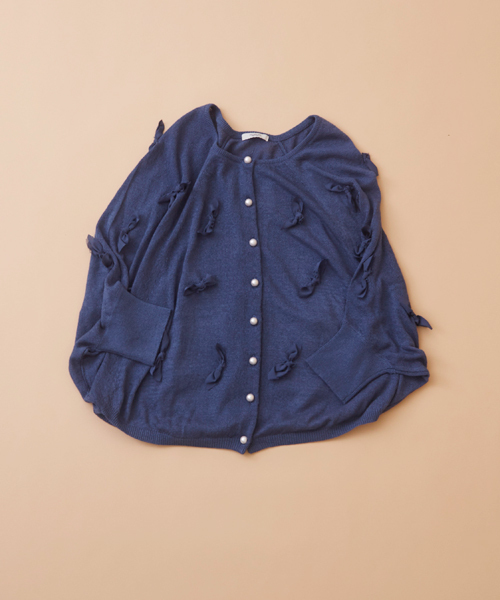 POU DOU DOU(プードゥドゥ)の「シフォンリボン付きドルマンカーディガン(カーディガン/ボレロ・レディース・レッド/ブルー/ベージュ・3)」の3枚目の写真