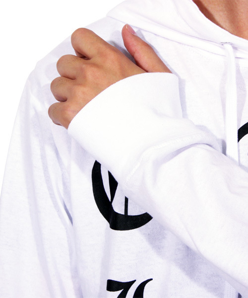 ８(eight)（エイト）の「ペイズリー プルオーバー パーカー スウェット（パーカー・メンズ・ホワイト/ブラック・MEDIUM/LARGE）」の10枚目の写真