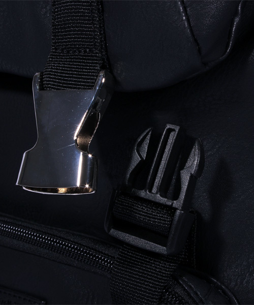 ８(eight)（エイト）の「スクエア リュックサック リュック PUレザー （バックパック/リュック・メンズ・ホワイト/ブラック×ホワイト/ブラック・FREE）」の13枚目の写真