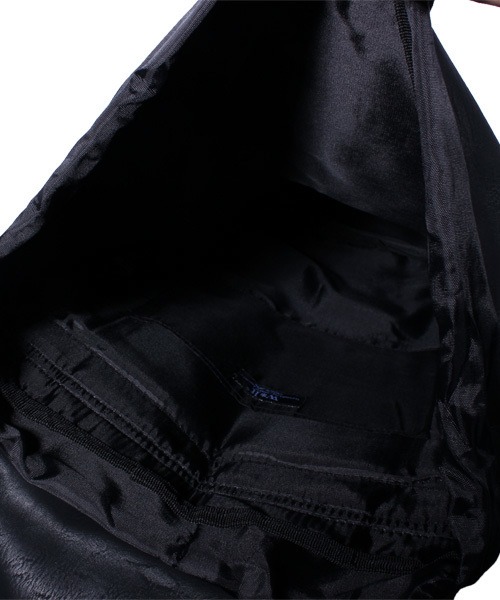 ８(eight)（エイト）の「スクエア リュックサック リュック PUレザー （バックパック/リュック・メンズ・ホワイト/ブラック×ホワイト/ブラック・FREE）」の19枚目の写真