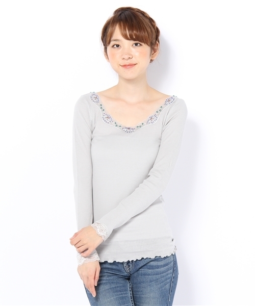 Kastane（カスタネ）の「バックVビーズロンT（Tシャツ/カットソー・レディース・オフホワイト/グレー/ブラック・FREE）」の3枚目の写真