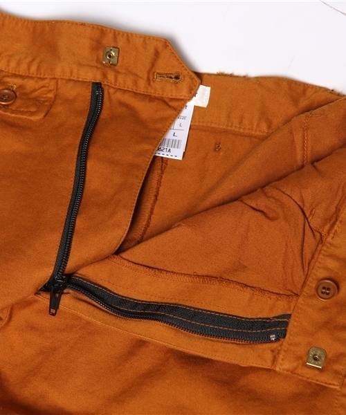 KATHARINE HAMNETT LONDON （キャサリンハムネットロンドン）の「アーカイブカーゴ（カーゴパンツ・メンズ・ブラウン/カーキ・LARGE/MEDIUM）」の9枚目の写真