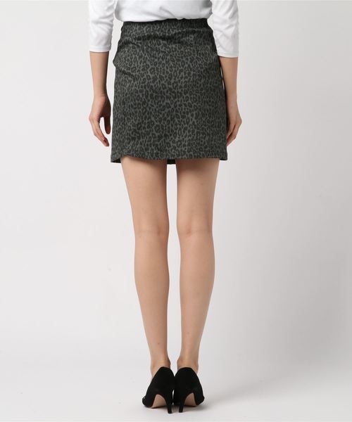 archives（アルシーヴ）の「ヒョウ柄ミニスカート（スカート・レディース・ベージュ/グレー・MEDIUM）」の3枚目の写真