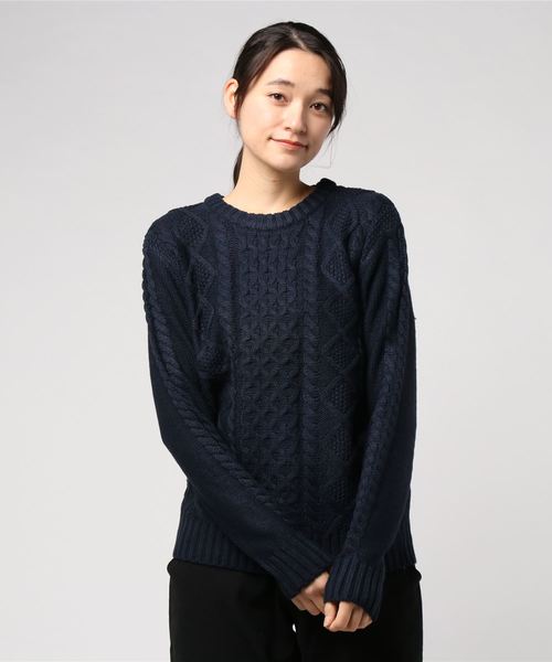 Bling Leads（ブリングリーズ）の「【Bl】【Bling Leads】ケーブルクルーニット（ニット/セーター・レディース・ブラック/ネイビー/レッド/ワインレッド/ホワイト系その他/ブラック系その他/グレー系その他/ブルー系その他/キャメル/ホワイト系その他2/ブラック系その他2/グレー系その他2/ブラウン/ベージュ/ライトパープル/ネイビー×ホワイト/ブラック×ホワイト/グリーン系/その他2/その他1/ブルーグレー・MEDIUM/LARGE/X-LARGE）」の13枚目の写真