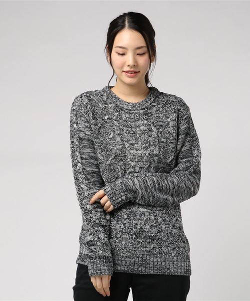 Bling Leads（ブリングリーズ）の「【Bl】【Bling Leads】ケーブルクルーニット（ニット/セーター・レディース・ブラック/ネイビー/レッド/ワインレッド/ホワイト系その他/ブラック系その他/グレー系その他/ブルー系その他/キャメル/ホワイト系その他2/ブラック系その他2/グレー系その他2/ブラウン/ベージュ/ライトパープル/ネイビー×ホワイト/ブラック×ホワイト/グリーン系/その他2/その他1/ブルーグレー・MEDIUM/LARGE/X-LARGE）」の10枚目の写真