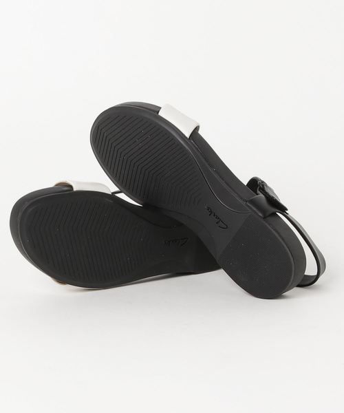 Clarks(クラークス)の「Bright Pacey / ブライトペイシー (ホワイトレザーコンビ)(サンダル・レディース・ホワイト・4/6/5/5.5/4.5/3.5/3)」の3枚目の写真