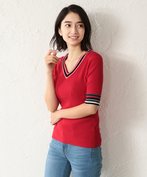 GUILD PRIME(ギルドプライム)の「【GUILD PRIME】WOMEN ハーフスリーブラインVネックニット(ニット/セーター)」|レッド