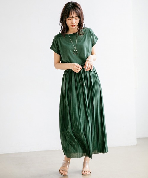 A part by（アパートバイ）の「Pドロストプリーツマキシワンピース 832353（ワンピース・レディース・ネイビー/ブラウン/グリーン/グレー/イエロー・FREE）」の3枚目の写真
