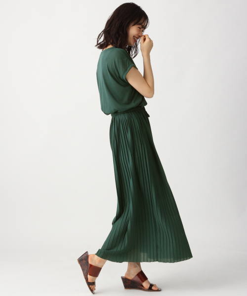 A part by（アパートバイ）の「Pドロストプリーツマキシワンピース 832353（ワンピース・レディース・ネイビー/ブラウン/グリーン/グレー/イエロー・FREE）」の14枚目の写真