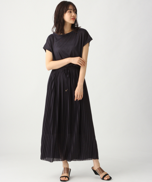 A part by（アパートバイ）の「Pドロストプリーツマキシワンピース 832353（ワンピース・レディース・ネイビー/ブラウン/グリーン/グレー/イエロー・FREE）」の16枚目の写真