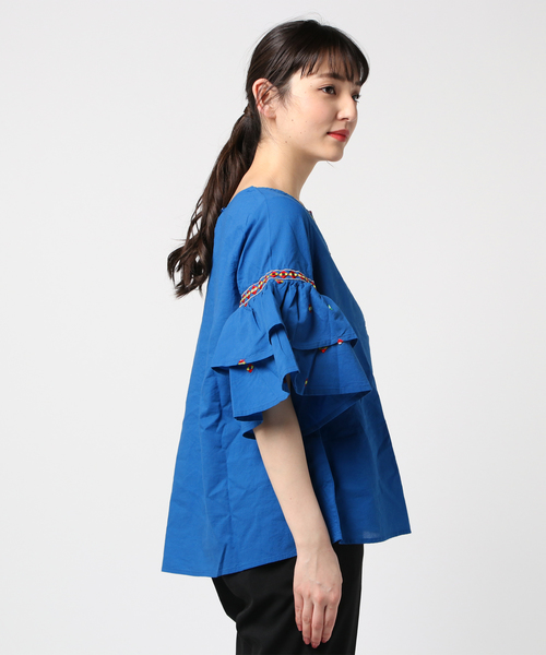 チャイハネ(チャイハネ)の「【チャイハネ】フォークロア刺繍ティアードスリーブトップス(シャツ/ブラウス・レディース・ホワイト/ブルー・FREE)」の10枚目の写真
