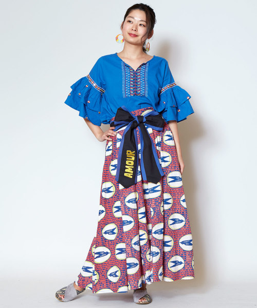 チャイハネ(チャイハネ)の「【チャイハネ】フォークロア刺繍ティアードスリーブトップス(シャツ/ブラウス・レディース・ホワイト/ブルー・FREE)」の5枚目の写真