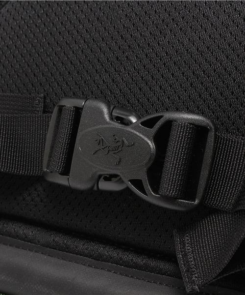 BEAMS BOY（ビームスボーイ）の「□ARC'TERYX / “MANTIS 26” 1627CL（バックパック/リュック・レディース・オレンジ/グリーン・ONE SIZE）」の5枚目の写真