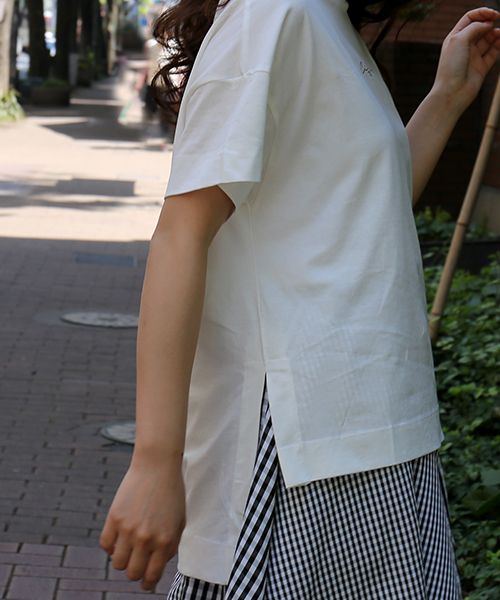 n'ee-ne（ネーネ）の「ロゴTシャツ（Tシャツ/カットソー・レディース・ブラック系その他2/ブラック系その他/ホワイト系その他2/ホワイト系その他・M）」の5枚目の写真