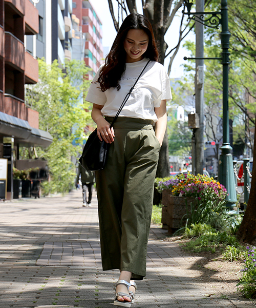 n'ee-ne（ネーネ）の「ロゴTシャツ（Tシャツ/カットソー・レディース・ブラック系その他2/ブラック系その他/ホワイト系その他2/ホワイト系その他・M）」の19枚目の写真