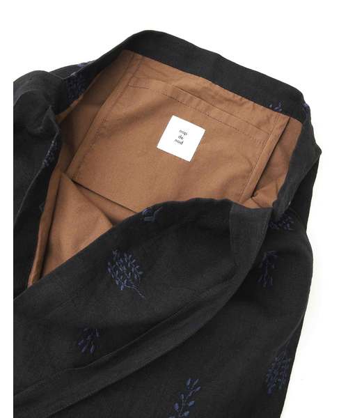 nop de nod（ノップドゥノッド）の「Laukku リネン刺繍 ショルダー（ショルダーバッグ・レディース・ブラック/キナリ・8）」の11枚目の写真