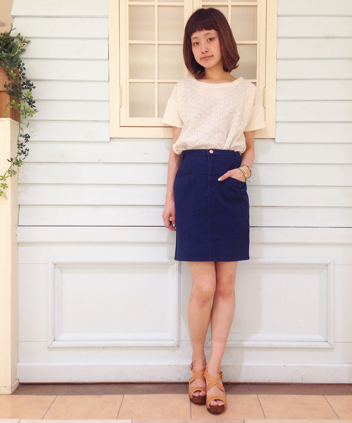 Kastane（カスタネ）の「【Kastane】デニムサイズバリエスカート（スカート・レディース・ホワイト/ブルー・LARGE/X-SMALL/SMALL/MEDIUM）」の2枚目の写真