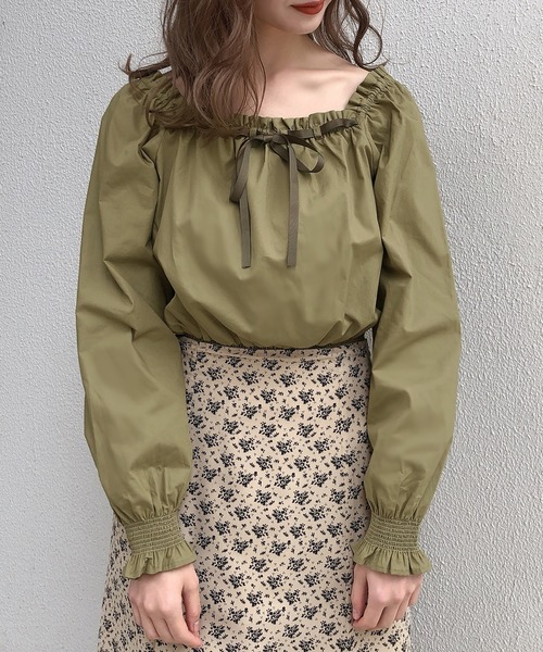 one after another NICE CLAUP(ワンアフターアナザーナイスクラップ)の「【WEB限定】リボンシャーリング2Wayブラウス(シャツ/ブラウス・レディース・オフホワイト/ベージュ/カーキ・FREE)」の15枚目の写真