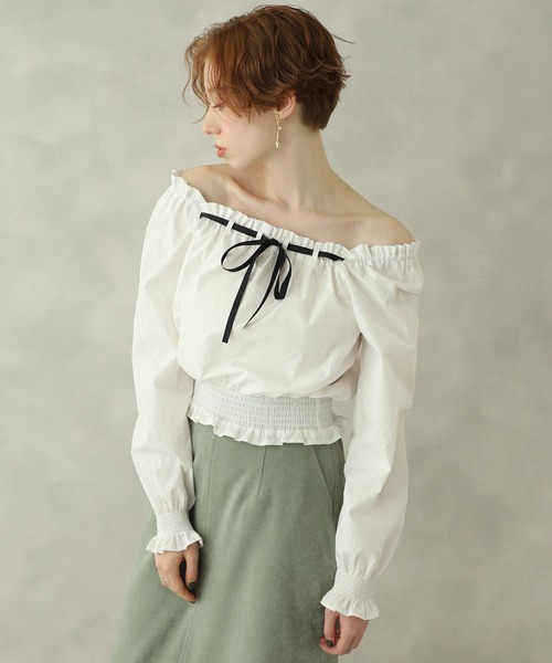 one after another NICE CLAUP(ワンアフターアナザーナイスクラップ)の「【WEB限定】リボンシャーリング2Wayブラウス(シャツ/ブラウス・レディース・オフホワイト/ベージュ/カーキ・FREE)」の16枚目の写真