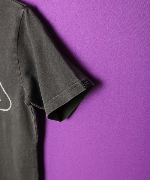 FILA（フィラ）の「【FILA/フィラ】キッズロゴプリントTシャツ/半袖　ボーイズ  ガールズ スポーティー（Tシャツ/カットソー・キッズ・ネイビー/ブラック/マスタード・150/160/130/140）」の6枚目の写真