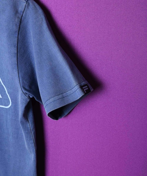 FILA（フィラ）の「【FILA/フィラ】キッズロゴプリントTシャツ/半袖　ボーイズ  ガールズ スポーティー（Tシャツ/カットソー・キッズ・ネイビー/ブラック/マスタード・150/160/130/140）」の4枚目の写真