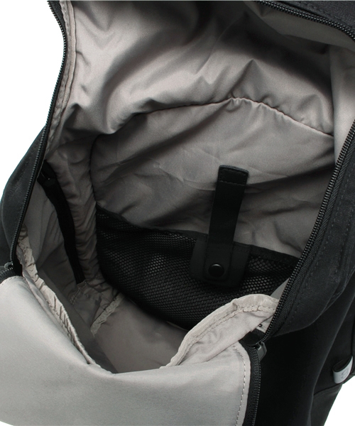 Lui's（ルイス）の「C6(シー・シックス) LAPTOP リュック（バックパック/リュック・メンズ・ネイビー/ブラック・FREE）」の6枚目の写真