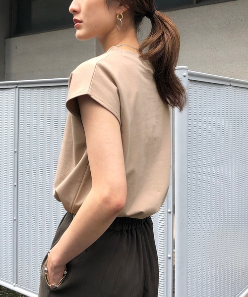 &g'aime(アンジェム)の「【&g'aime】フレンチスリーブハイネックトップス(Tシャツ/カットソー・レディース・ホワイト/ブラック/ベージュ/ブラウン・FREE)」の19枚目の写真