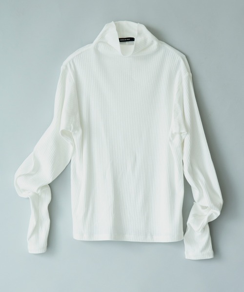 AMERICAN HOLIC（アメリカンホリック）の「ロングスリーブタートルカットプルオーバー　＊（Tシャツ/カットソー・レディース・ライトグレー/ブラック/ブラウン/オフホワイト/アイボリー・MEDIUM/LARGE）」の2枚目の写真