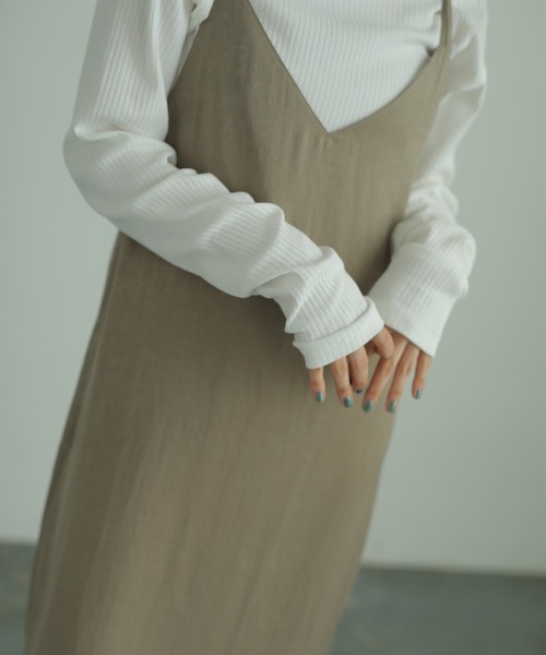 AMERICAN HOLIC（アメリカンホリック）の「ロングスリーブタートルカットプルオーバー　＊（Tシャツ/カットソー・レディース・ライトグレー/ブラック/ブラウン/オフホワイト/アイボリー・MEDIUM/LARGE）」の19枚目の写真