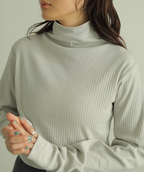 AMERICAN HOLIC（アメリカンホリック）の「ロングスリーブタートルカットプルオーバー　＊（Tシャツ/カットソー・レディース・ライトグレー/ブラック/ブラウン/オフホワイト/アイボリー・MEDIUM/LARGE）」の7枚目の写真