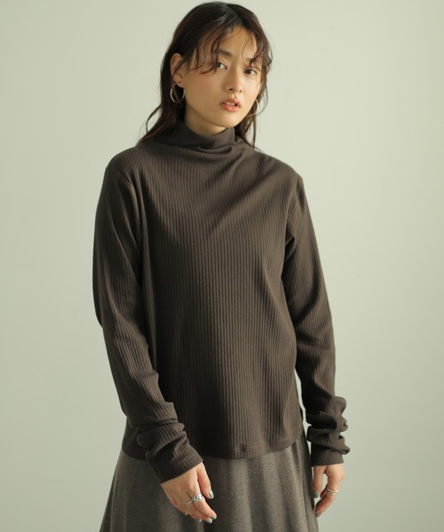 AMERICAN HOLIC（アメリカンホリック）の「ロングスリーブタートルカットプルオーバー　＊（Tシャツ/カットソー・レディース・ライトグレー/ブラック/ブラウン/オフホワイト/アイボリー・MEDIUM/LARGE）」の9枚目の写真