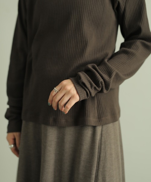 AMERICAN HOLIC（アメリカンホリック）の「ロングスリーブタートルカットプルオーバー　＊（Tシャツ/カットソー・レディース・ライトグレー/ブラック/ブラウン/オフホワイト/アイボリー・MEDIUM/LARGE）」の10枚目の写真