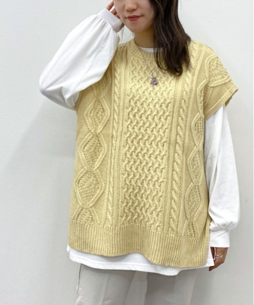 apres jour mignon（アプレジュールミニョン）の「ケーブルニットベスト【ZOZOTOWN限定アイテム】（ベスト・レディース・ブラック/アイボリー/クリーム・X-LARGE/フリー）」の12枚目の写真