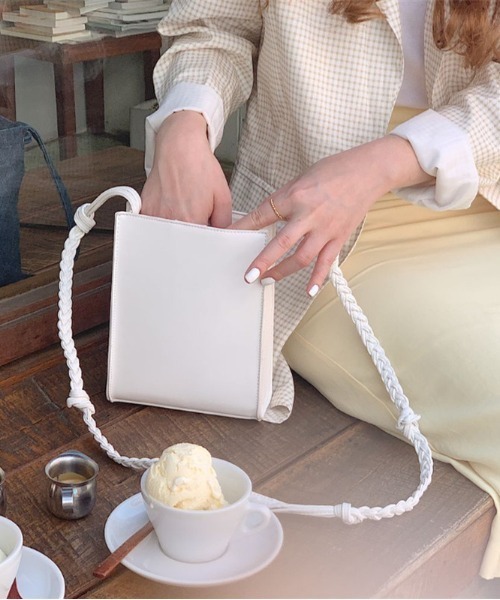 yuue' ( wear )（ユーイ）の「編み込みスクエアミニショルダーバッグ（ショルダーバッグ・レディース・ホワイト/ブラック/イエロー/グリーン/ライトグリーン・FREE）」の10枚目の写真