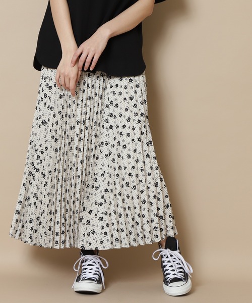 N.(N. Natural Beauty Basic)(エヌエヌナチュラルビューティーベーシック)の「フラワードットプリーツスカート(スカート・レディース・ブラック系その他/ホワイト系その他・MEDIUM)」の5枚目の写真