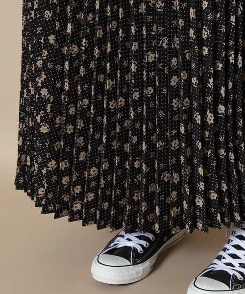 N.(N. Natural Beauty Basic)(エヌエヌナチュラルビューティーベーシック)の「フラワードットプリーツスカート(スカート・レディース・ブラック系その他/ホワイト系その他・MEDIUM)」の12枚目の写真