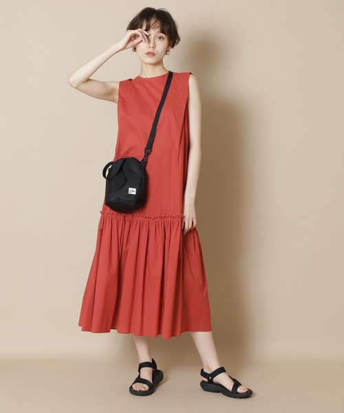 N.（N. Natural Beauty Basic）（エヌエヌナチュラルビューティーベーシック）の「◆コットンローンギャザーホールワンピース（ワンピース・レディース・チャコールグレー/ライトグリーン/レッド・MEDIUM）」の5枚目の写真