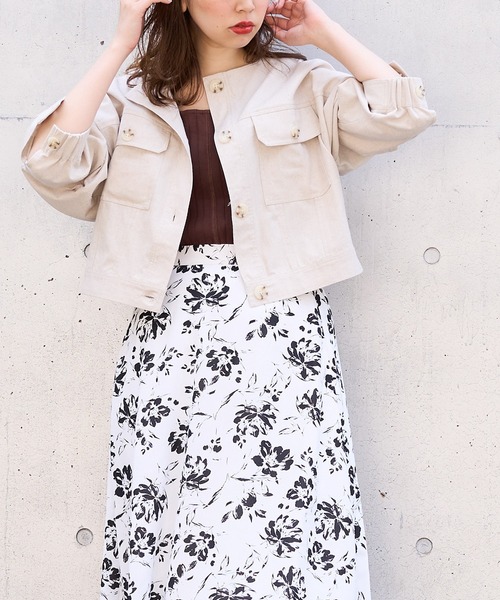 natural couture（ナチュラルクチュール）の「綿麻ノーカラーショートブルゾン（ブルゾン・レディース・カーキ/サックスブルー/ライトベージュ/オフホワイト・FREE）」の7枚目の写真